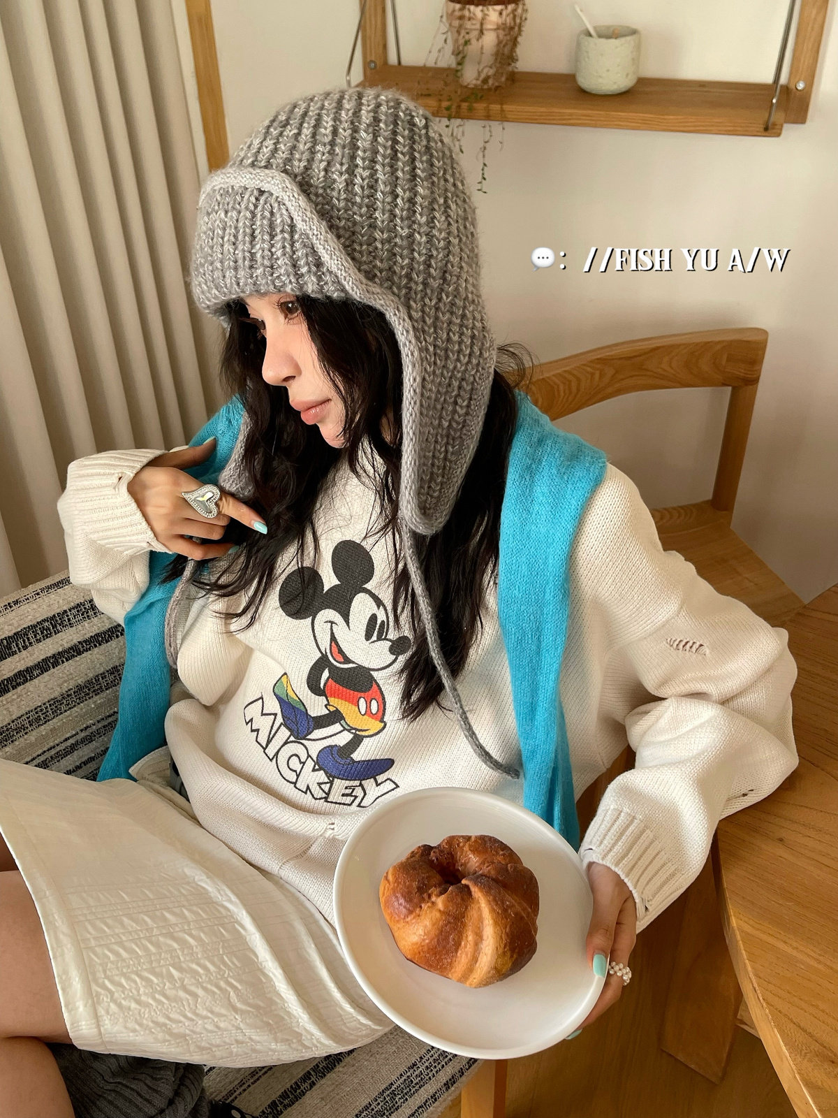 FISH YU冬新款美式复古卡通米奇趣味印花休闲破洞圆领针织毛衣