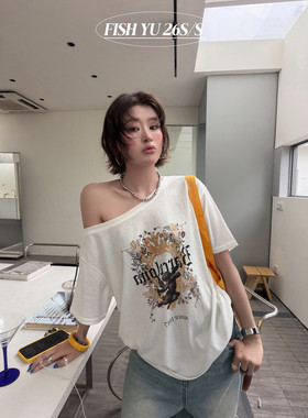 FISH YU夏美式复古天使字母元素白墨印花斜肩宽松短袖T恤大版女