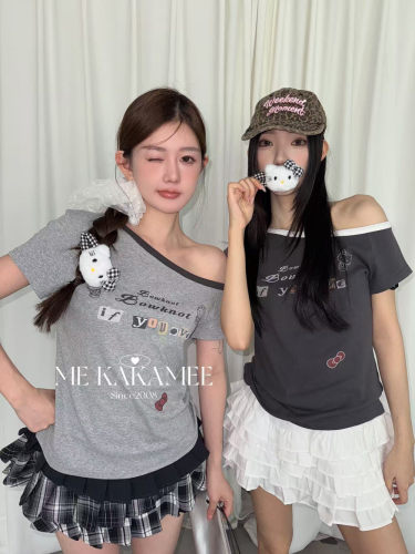 ME KAKAMEE夏新品韩系KT字母斜肩大弹力小版T恤配kitty发夹9538