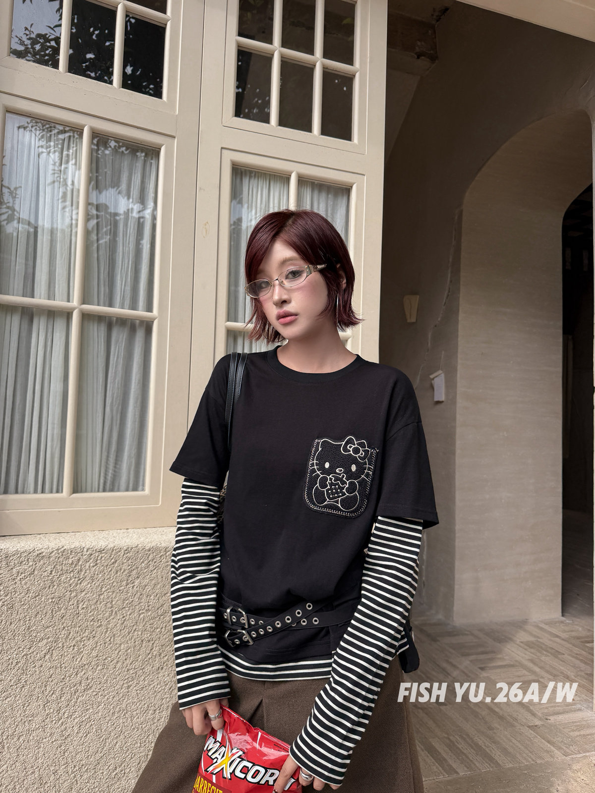 FISH YU韩版卡通Kitty贴布刺绣口袋撞色条纹拼接假两件长袖T恤
