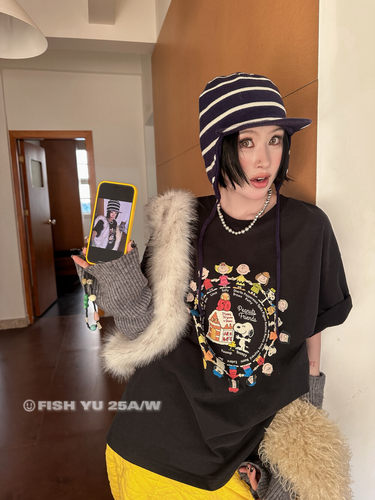 YU冬圣诞款卡通史努比花生家族彩拔印花加厚磨毛宽松圆领短袖T恤