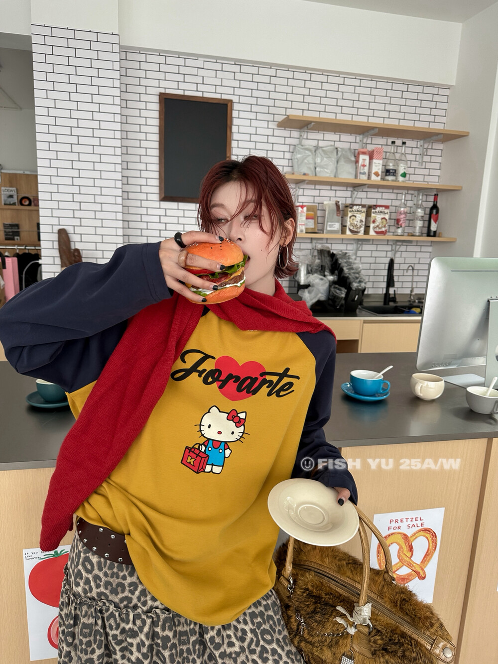 YU冬新款Hello Kitty卡通印花撞色设计磨毛宽松长袖T恤女25712