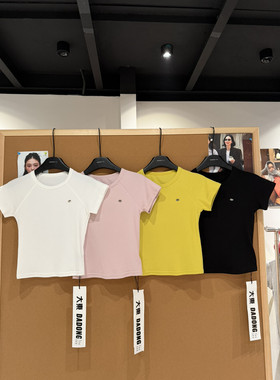 大東2026早春新款小金属标插件袖短袖T恤修身上衣女D1636