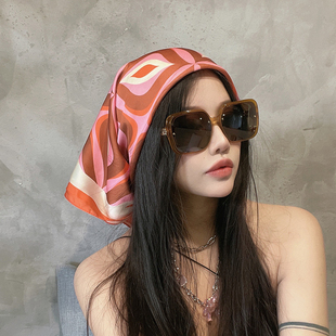 韩版复古几何薄款小方巾丝巾女70x70百搭春秋腰带抹胸外穿夏头巾