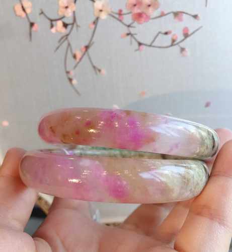 桃红樱花手镯果冻老种玉化质地