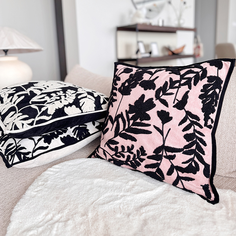 沙发抱枕麂皮绒立体毛巾绣抱枕