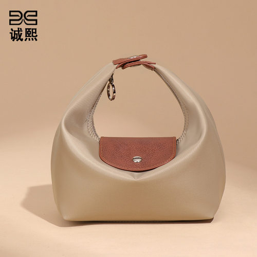 亚马逊热销尼龙斜跨饺子包轻便手提hobo女包2026新款单肩腋下包包