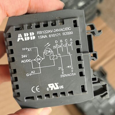 【议价】继电器RB122AV-24VAC/DC 1SNA 61012
