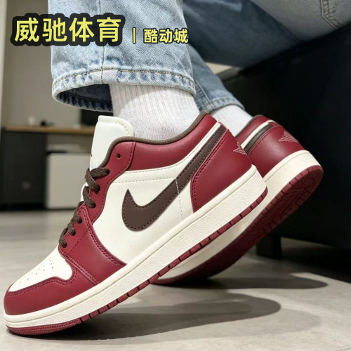 AJ1低帮白红男子复古篮球鞋