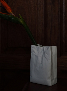 陶瓷褶皱纸袋花瓶 陶瓷纸袋花器 侘寂风 客厅民宿样板间