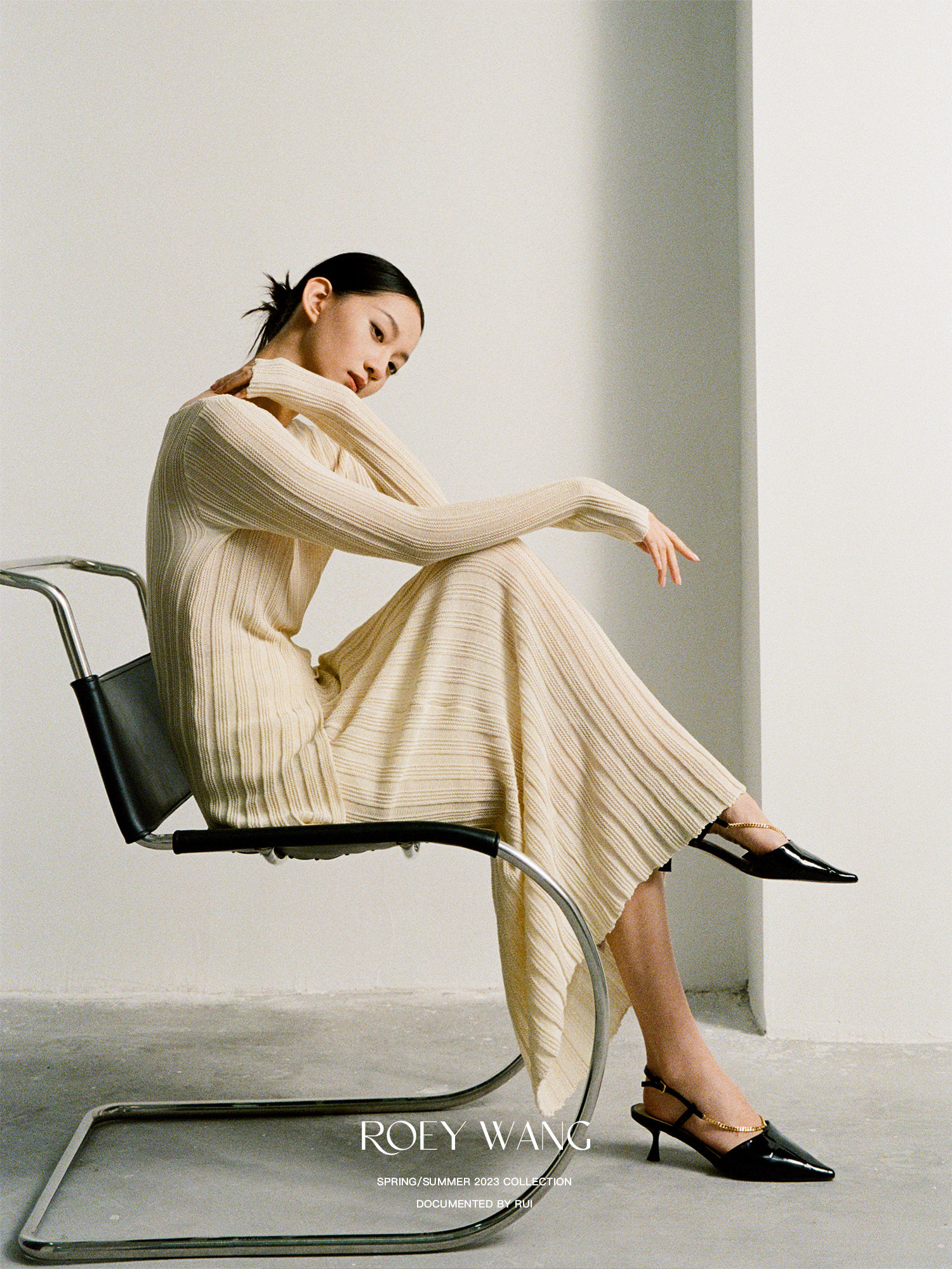 ROEYWANG 春季高级肌理感奶油杏开衩修身针织衫针织半身裙套装