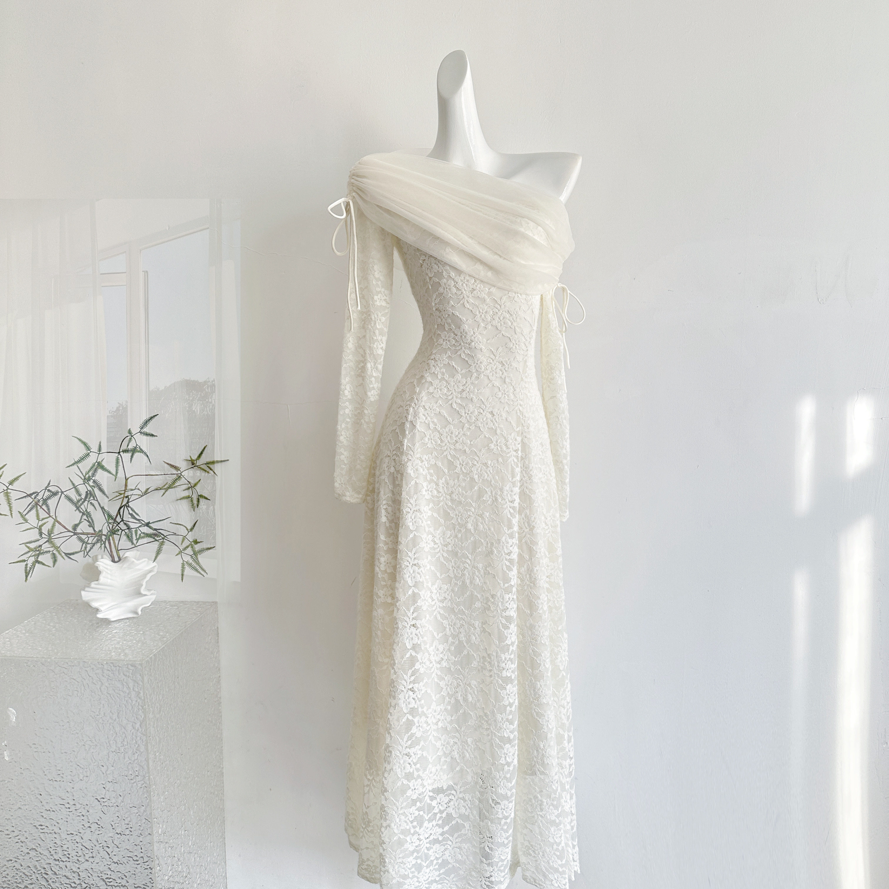 大Eees 冬日华尔兹 经典好版型收腰系带氛围感连衣裙加绒长袖裙子