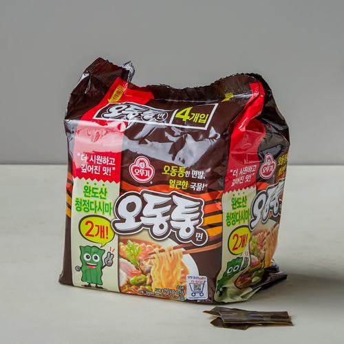 不倒翁辣味乌冬汤香辣韩国进口