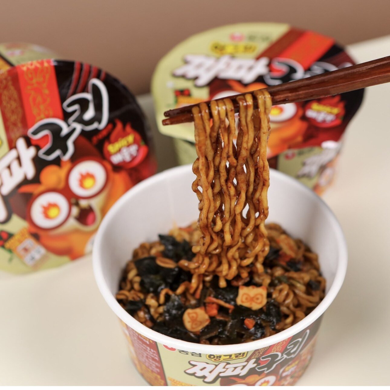 进口乌冬面桶装泡面浣熊原装杂酱