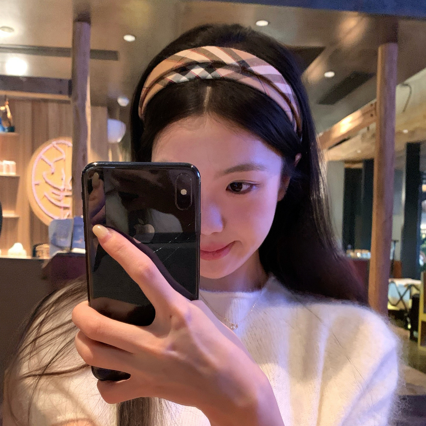英伦格纹双层宽边发箍女高级感老钱风发卡外出压发头箍显脸小发饰
