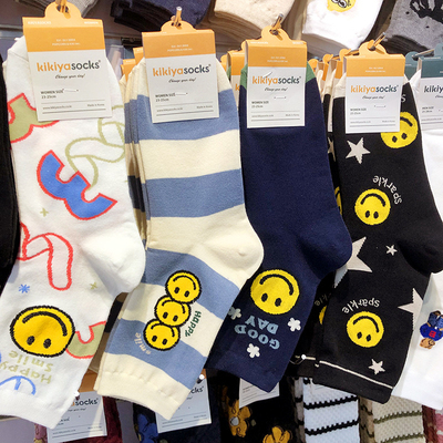 韩国袜子女kikiya新款可爱笑脸女生棉袜潮字母百搭中筒1181