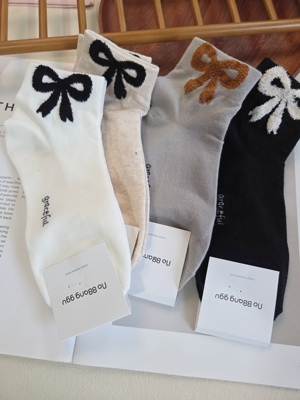 韩国进口女袜新款袜子休闲百搭蝴蝶结少女袜子中筒棉袜9351