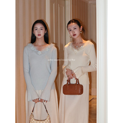 【现货】 Onepire【雾蝶】百搭通勤V领鸵鸟毛刺绣花毛衣上衣