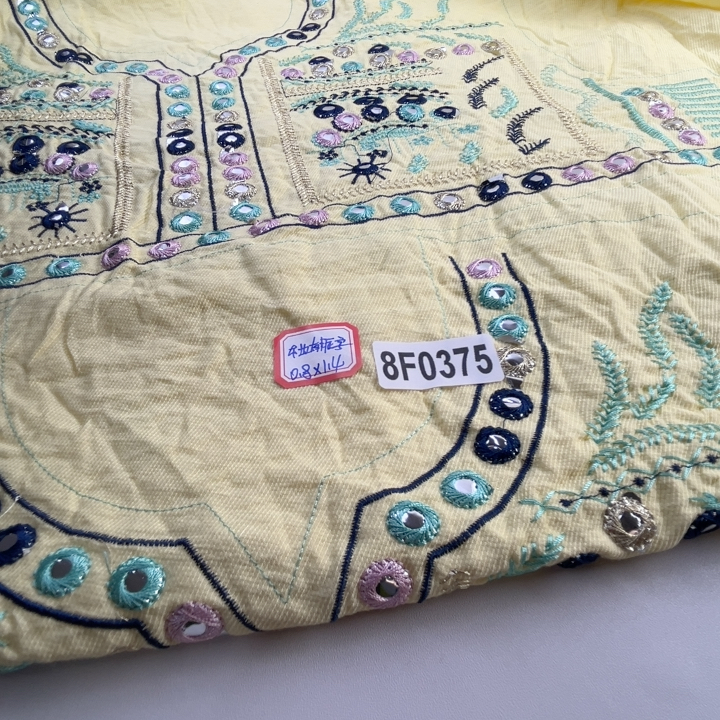 30包邮8F0375涤棉绣花定位裁片复合里衬0.8x1.4m