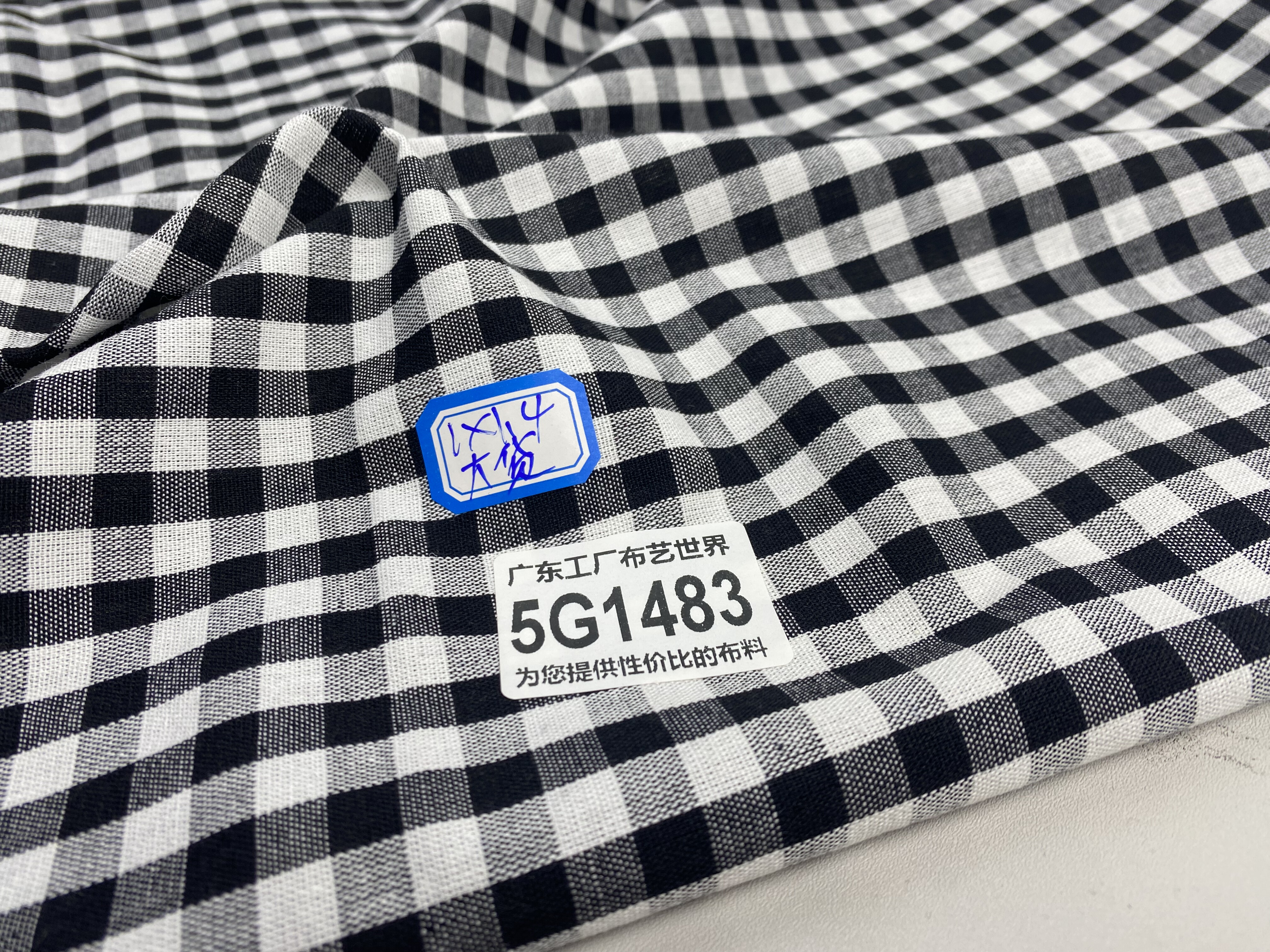 一米价30元邮5G1483宽1.4仿麻梭织面料含轻微棉大货多拍连裁