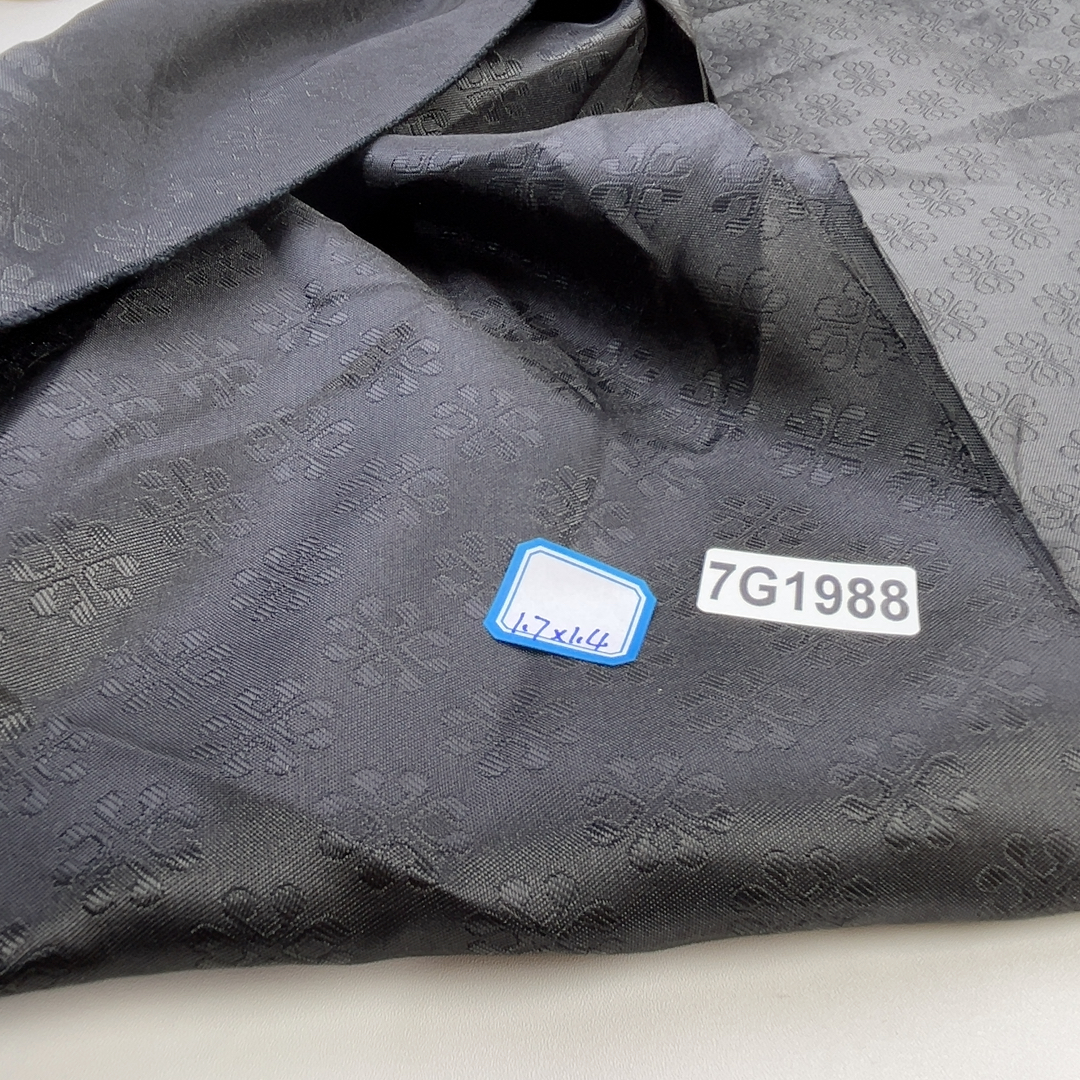 30元包邮7G1988加厚缎面提花面料做风衣外套1.7x1.4m