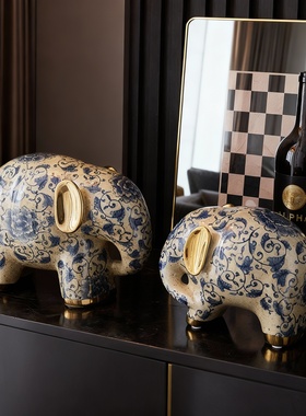 新中式青花瓷手绘大象摆件祝福