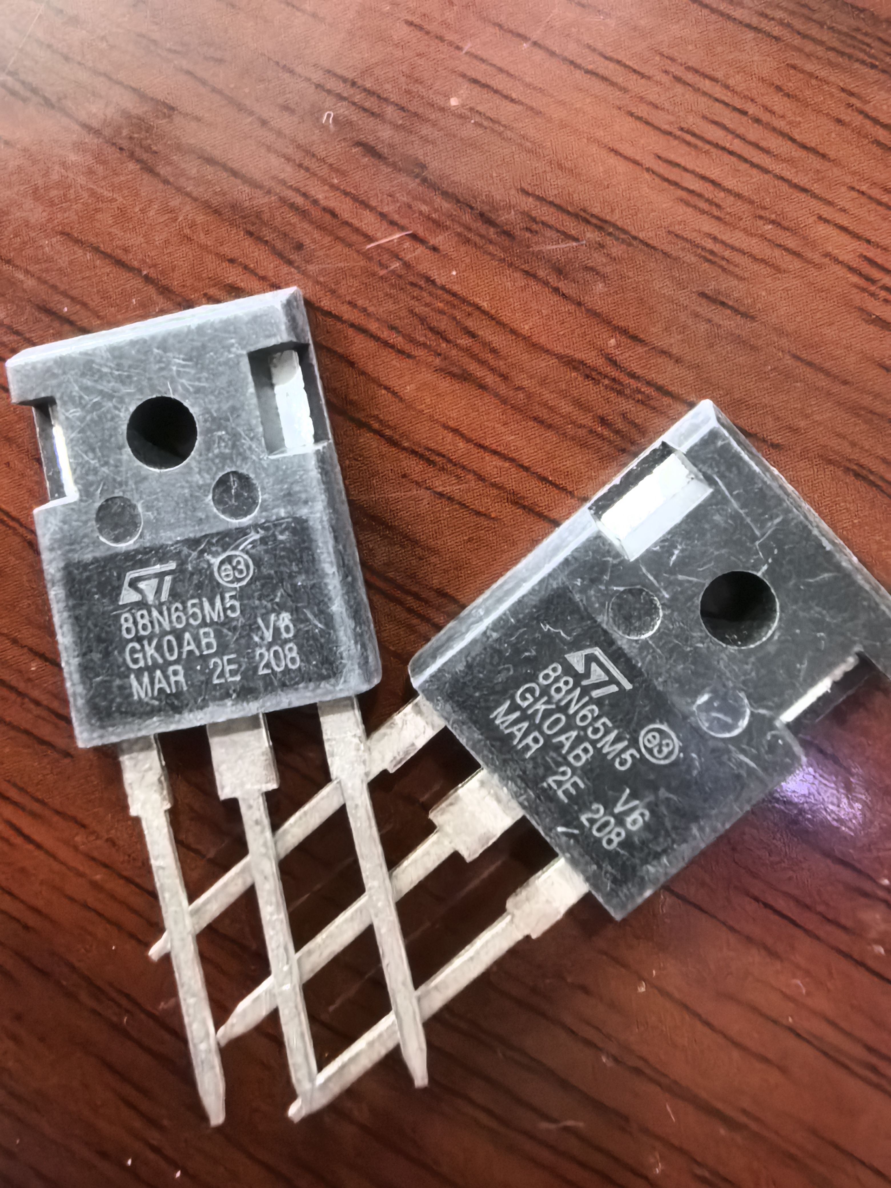 大功率三极管充电桩配件三极管