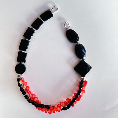 原创 天然黑玛瑙+橘红花瓣海竹项链颈链 欧美复古小众设计