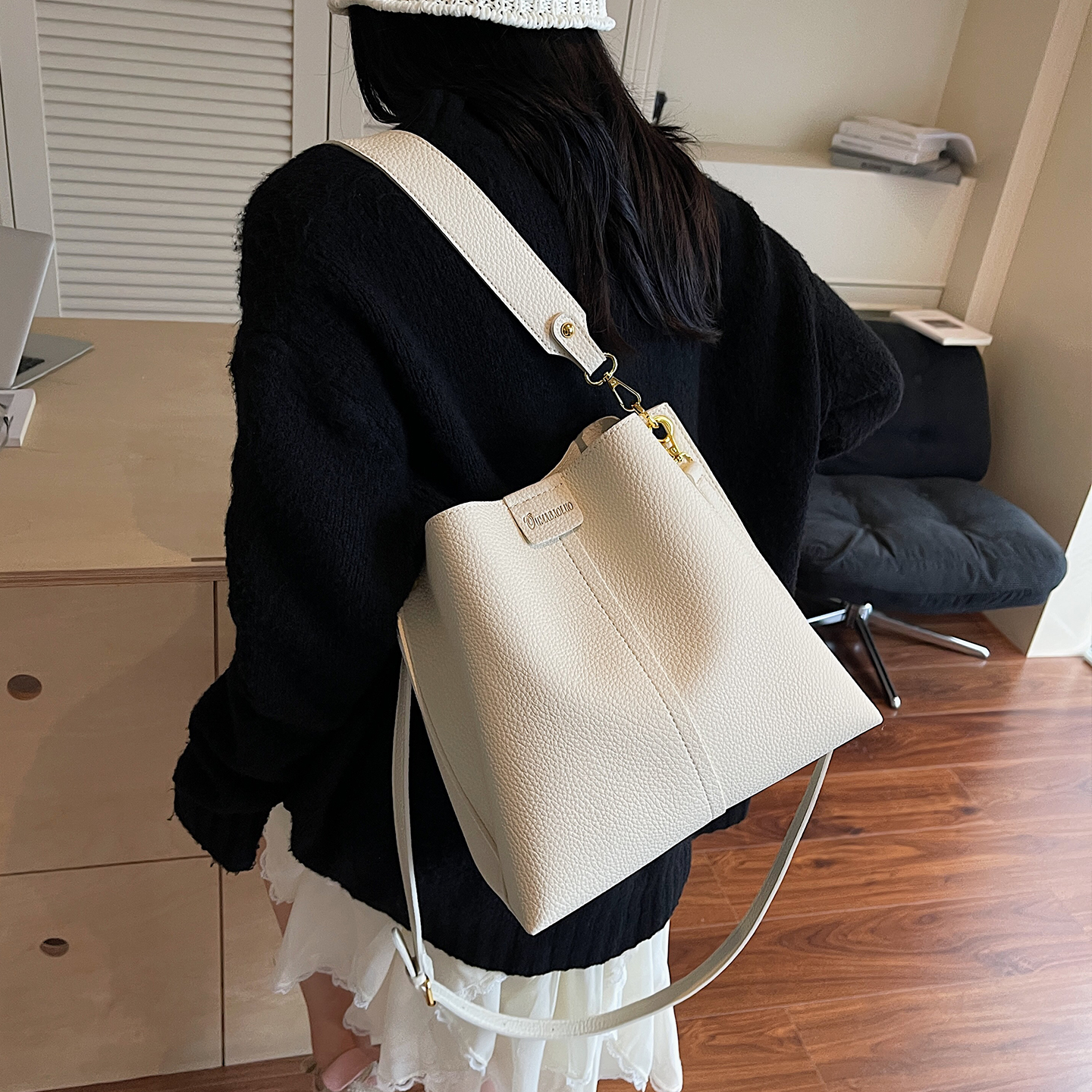 高级感时尚百搭水桶包