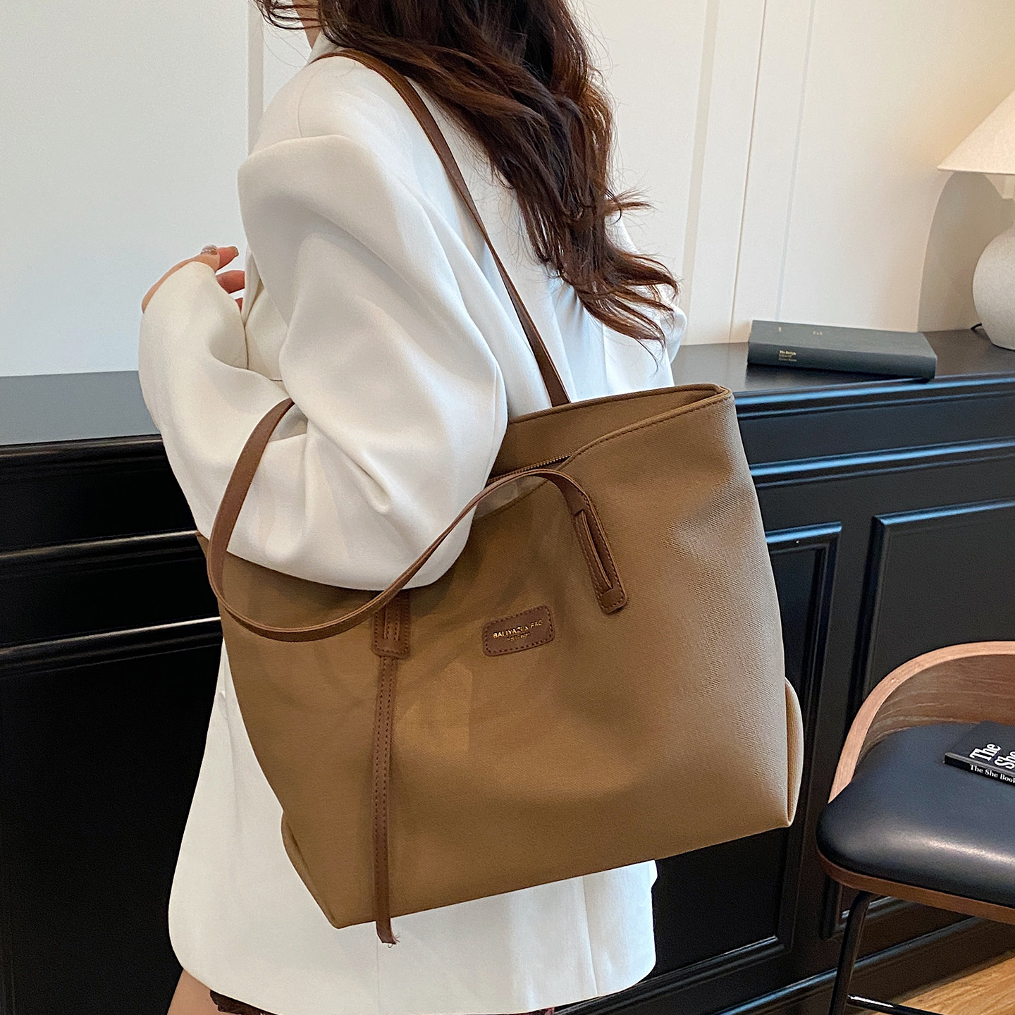 秋冬大容量帆布包包女式2025新款时尚百搭单肩包高级感通勤托特包,箱包皮具/热销女包/男包,托特包,淘宝优惠券,粉丝福利购,淘宝优惠卷