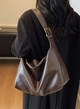 秋冬大容量包包女士2026新款时尚百搭单肩斜挎包高级感通勤托特包