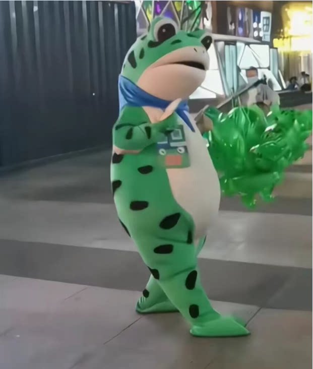 抖音网红充气青蛙人偶服人穿玩偶演出服装癞蛤蟆头套毛绒卡通衣服