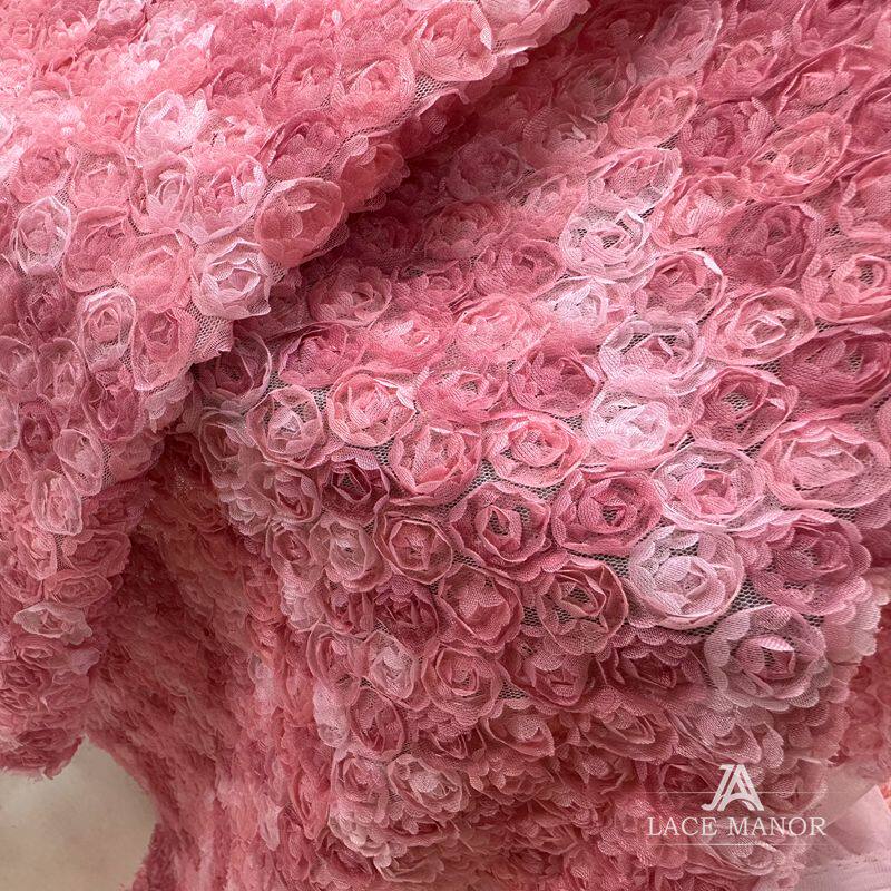 涤纶服装粉色立体玫瑰花网纱布料