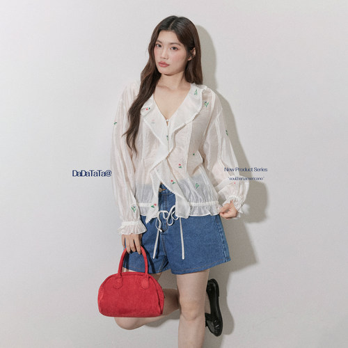 晶咕白标DADATATA 7月新品【浮光花园】微胖mm木耳边刺绣大码小衫