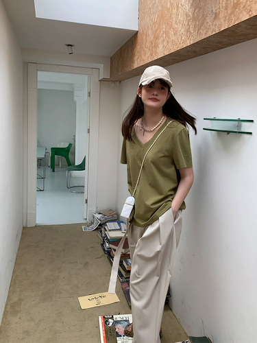 [Пятно] Жирное жирное жирное мм мм может носить t ~ v -neck с короткими