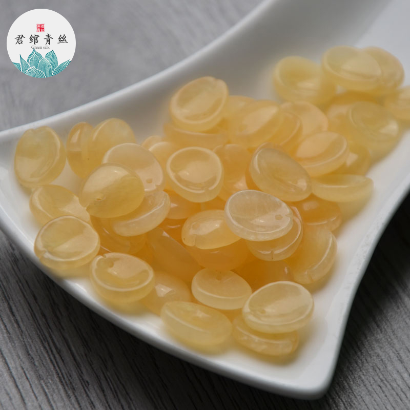 君绾青丝天然米黄玉圆梅吊坠