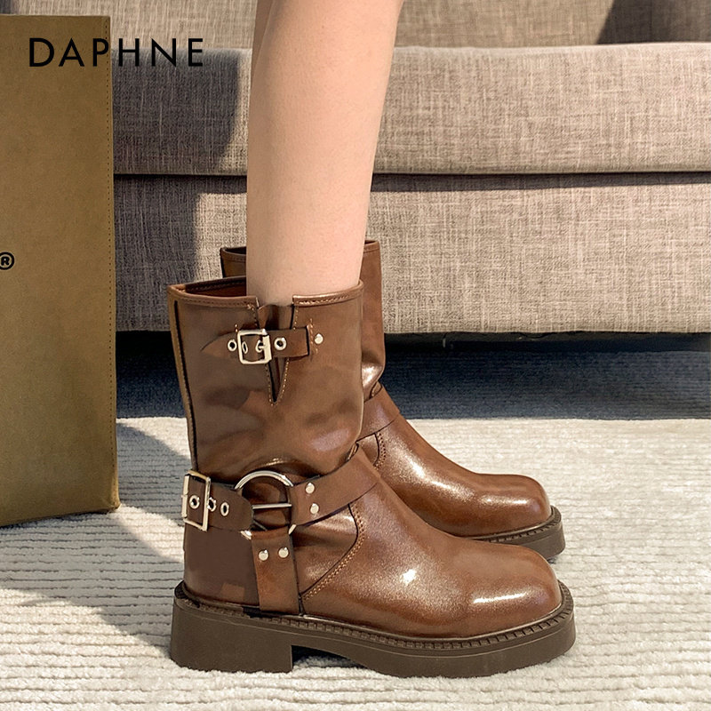 DAPHNE MIU* 벨트 버클 플러스 벨벳 마틴 부츠 여성용 가을 겨울 2024 신상 브라운 숏부츠 레트로 웨스턴 부츠