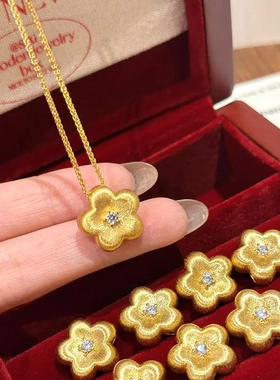 格调小红书爆款拉丝浪漫梅花项链轻奢贵气秋冬百搭小金花吊坠项链