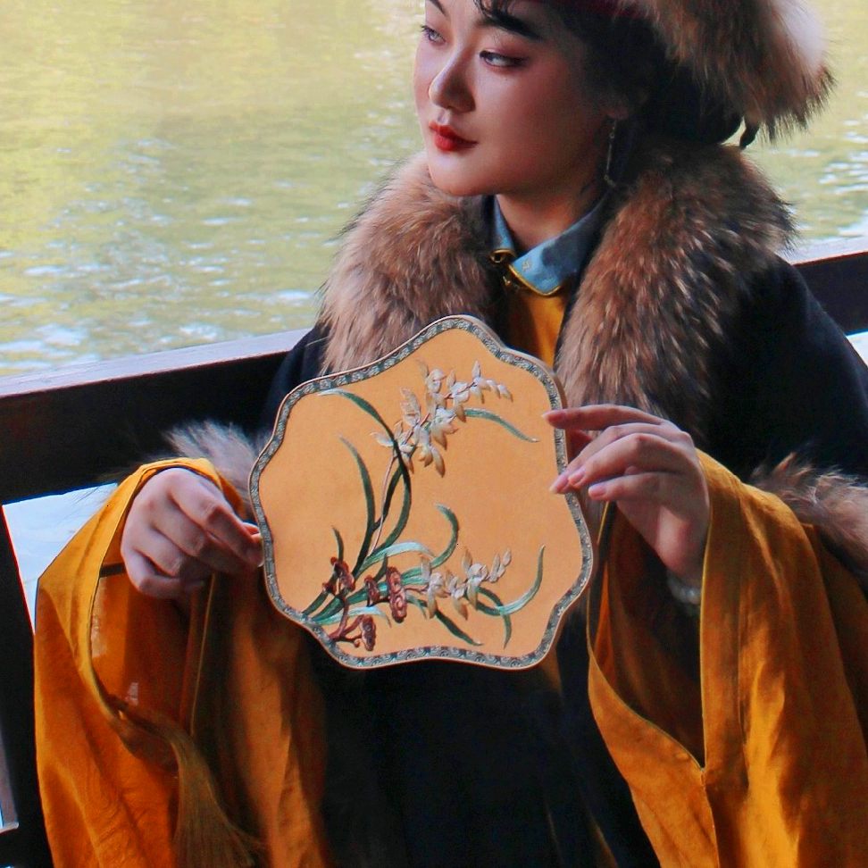 苏州刺绣双面异色宫扇长柄团扇子