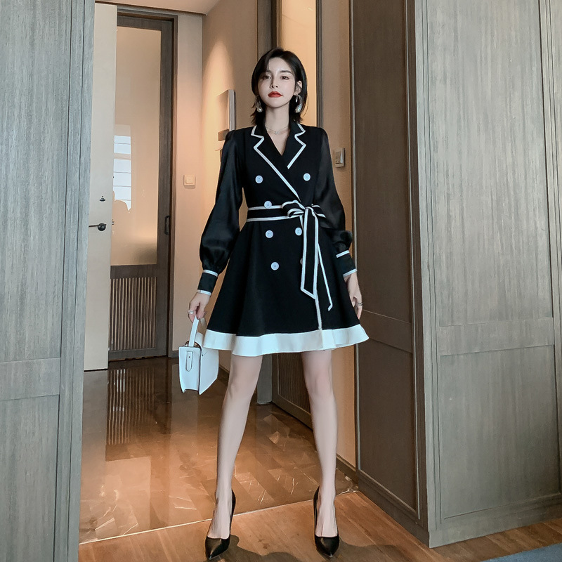216.00元包邮2019初秋新款高冷系女装气质女神范小个子成熟修身显瘦风衣连衣裙