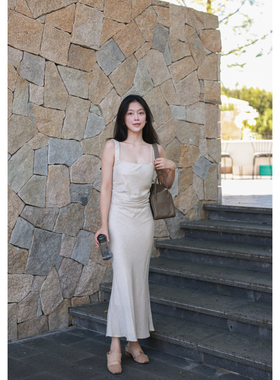 Floating 显瘦鱼尾裙腹部褶皱吊带连衣裙高级感印花气质长裙