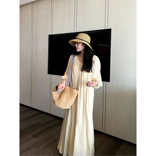 Floating鹅羽拂夏 人丝鹅黄色气质连衣裙女气质度假风宽松长裙