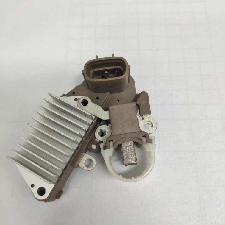 长城哈佛H5哈弗H6风骏绿静4D20柴油2.0T发电机调节器碳刷电阻模块