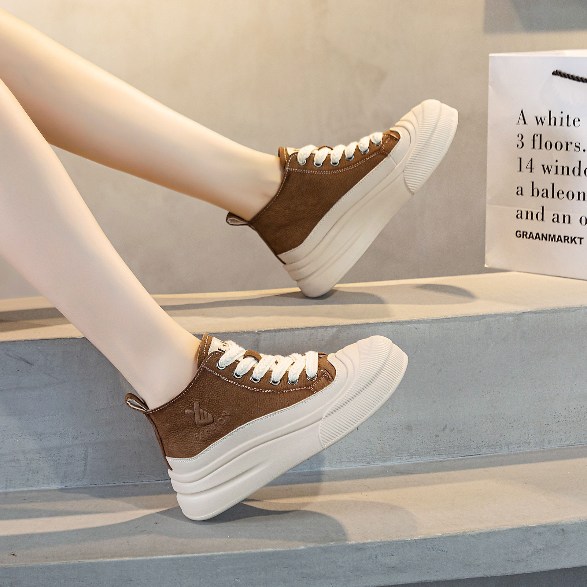 头层牛皮高帮鞋女2025秋冬季新款系带百搭休闲运动鞋学生时尚板鞋