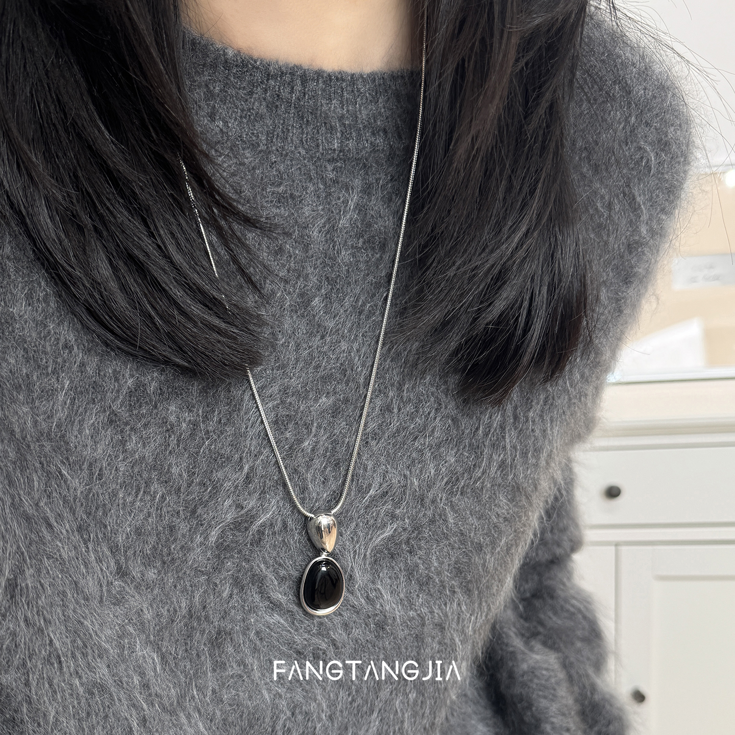 方糖家清冷黑玛瑙蛇骨长款项链