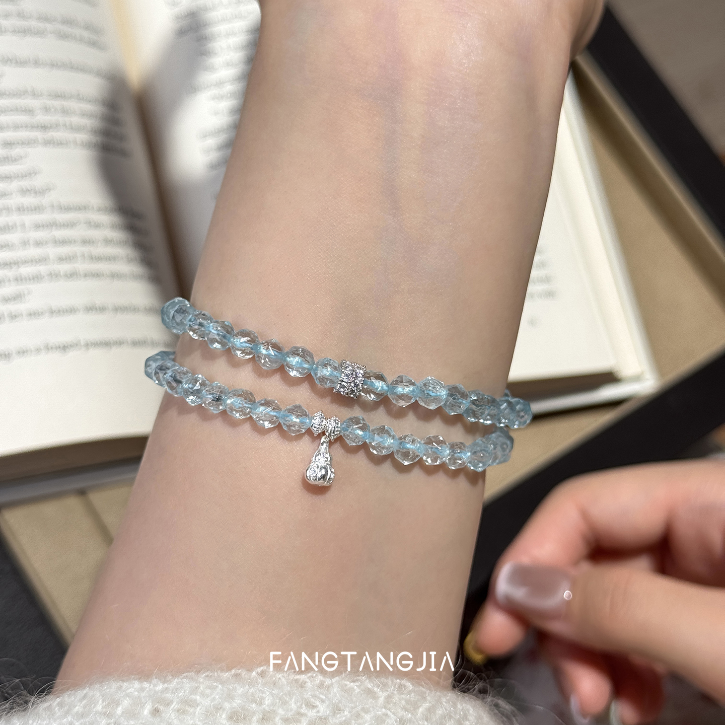 方糖家蓝托帕石钻切纯银手串女