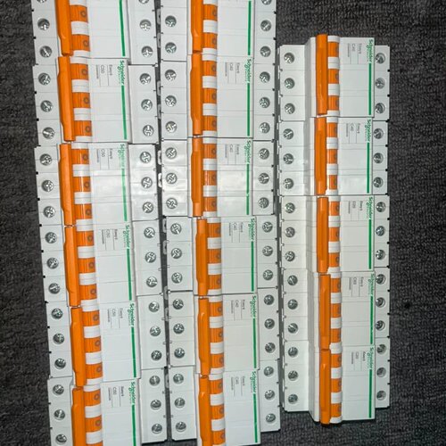 施耐德Easy9空气开关，C40和C50型号都有，成色漂亮，--议价商品