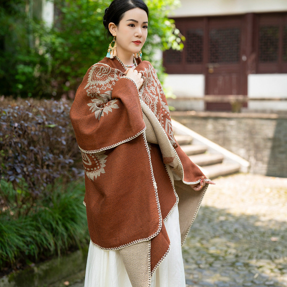 欧美防寒保暖孔雀提花披肩外套复古图腾黑蓝仿羊绒加厚开叉披肩