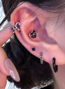 甜酷黑色蝴蝶结耳钉女百搭满钻锆石耳圈养耳洞防过敏钛钢耳骨钉女