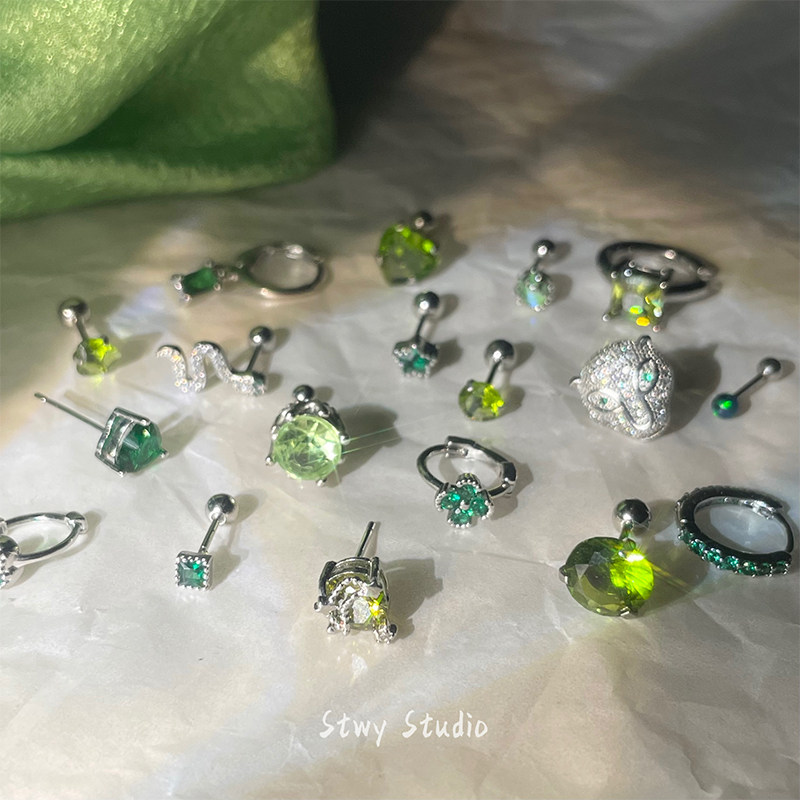 绿色锆石纯银耳钉女养耳洞免摘耳骨钉叠戴高级感拧螺丝钛钢耳蜗钉,饰品/流行首饰/时尚饰品新,耳钉,淘宝优惠券,粉丝福利购,淘宝优惠卷